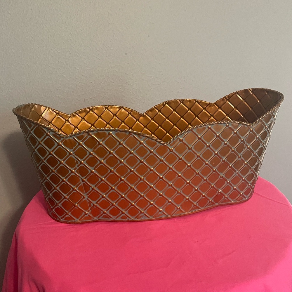 Tin Gift Basket Bin